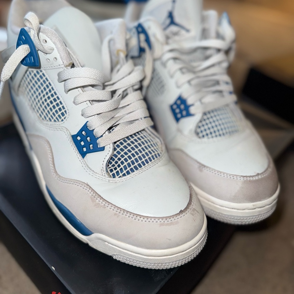 Jordan 4 Retro - Picture 2 of 3